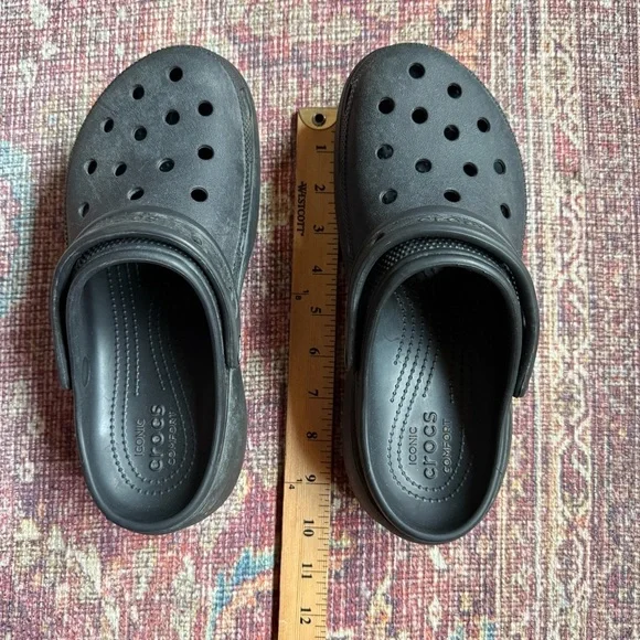 Crocs women’s 9 Classic Platform Clogs by Crocs in Black - Picture 7 of 7